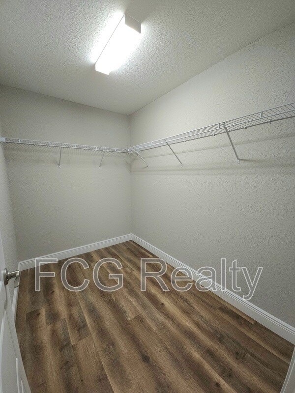 Building Photo - 9058 N Bee Way