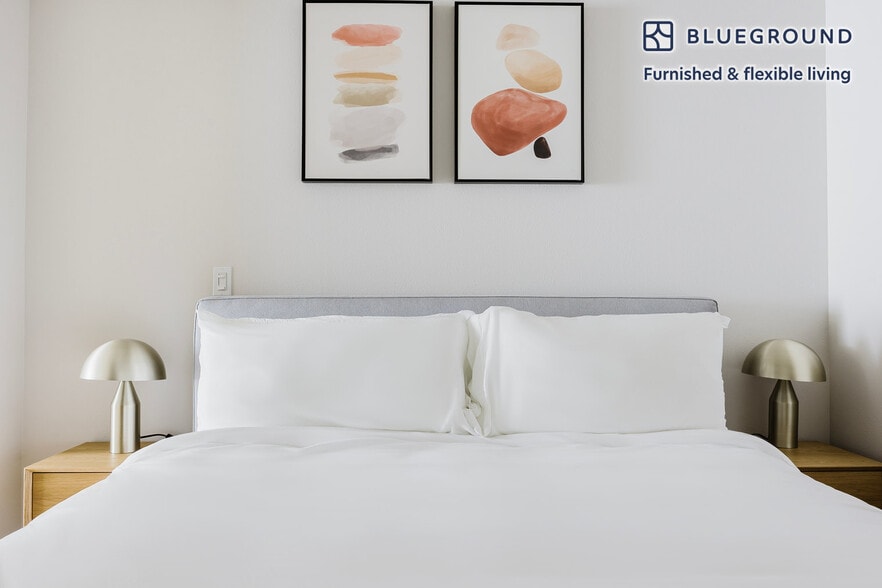 Building Photo - 200 Mesnager St