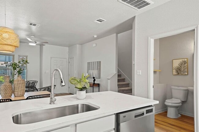 Building Photo - 4627 Senda Ln