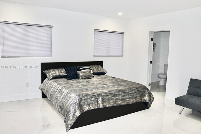 Building Photo - 15100 Polk St