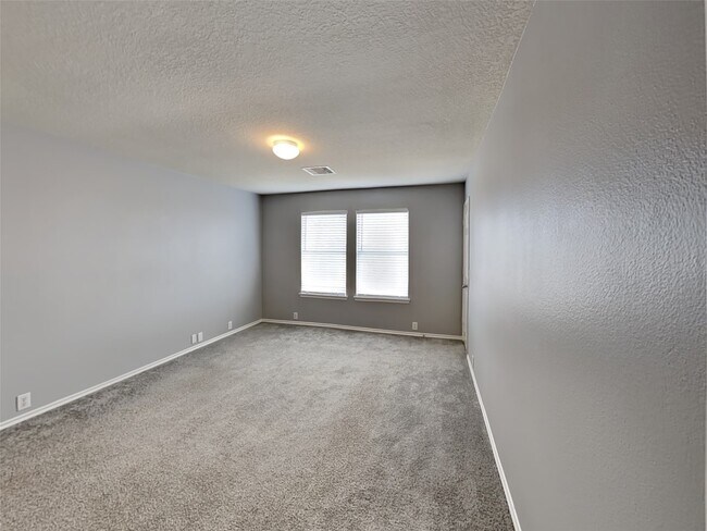 Building Photo - 5926 Baldwin Elm St