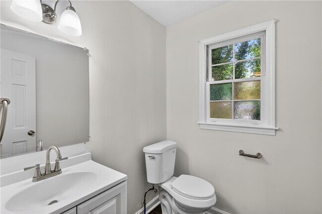 Building Photo - 2164 Riverbrook Rd