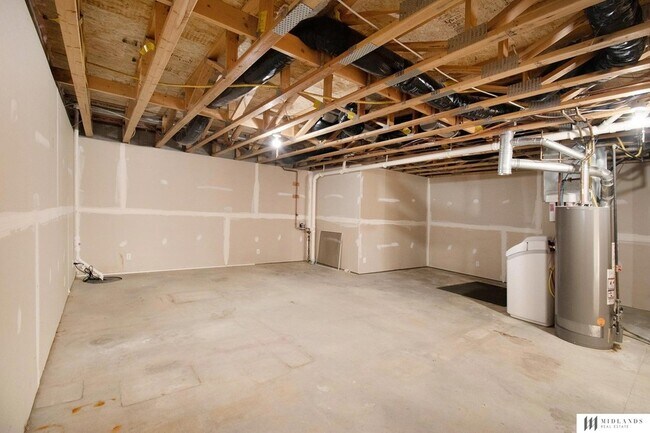 Building Photo - 14002 Kelly Dr