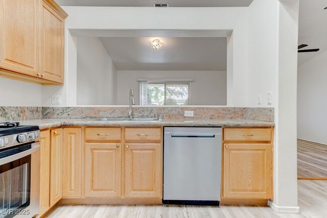 Building Photo - 2079 Poppywood Ave