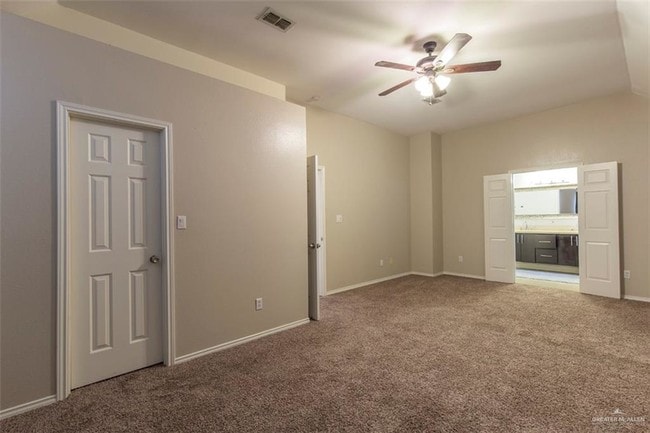 Building Photo - 15 Ivy Ave