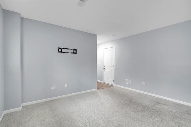 Building Photo - 912 Bradford Dr