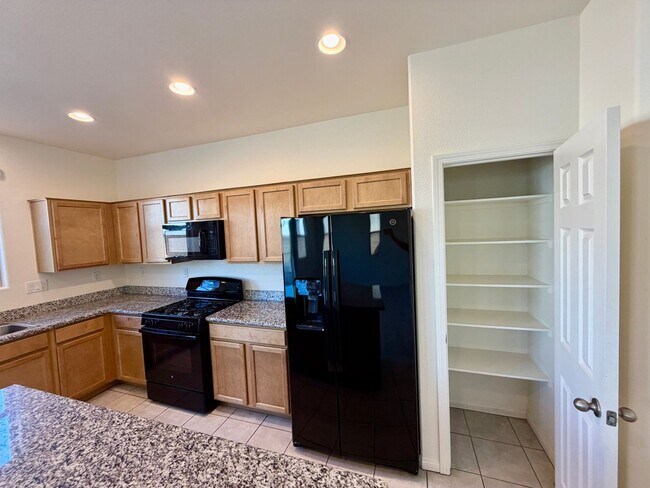 Building Photo - Great 3 bedroom in Cadence