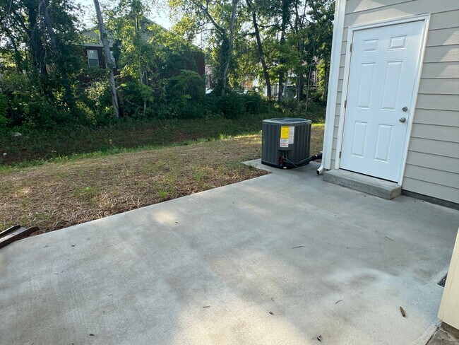 Building Photo - 203 Mountaindale Dr