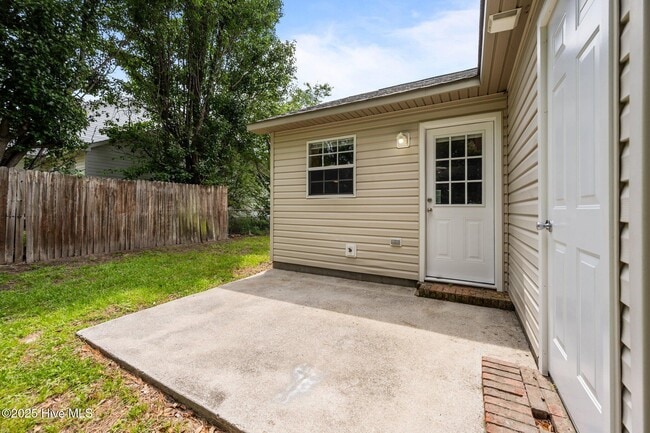 Building Photo - 1087 W Pueblo Dr
