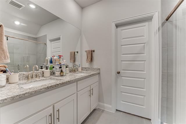 Building Photo - 508 Vasant Dr