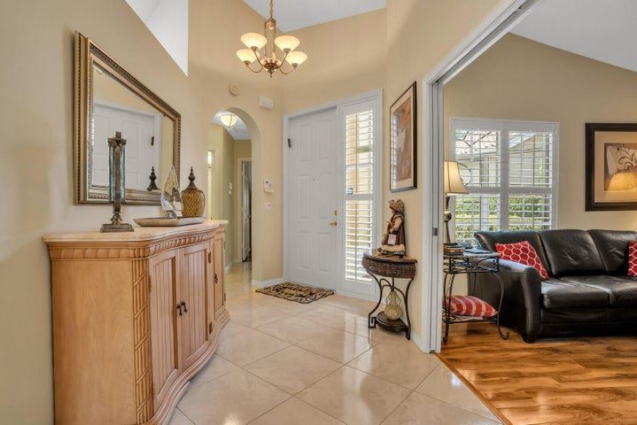 Building Photo - 5153 Brookview Dr