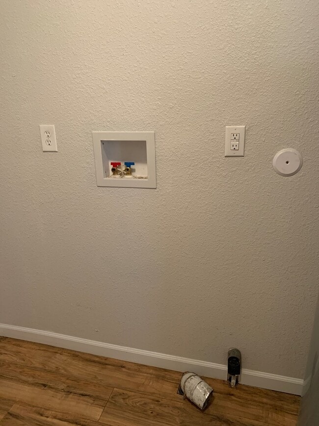 Building Photo - 321 Monroe St