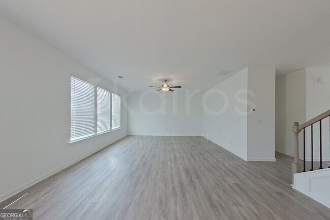Building Photo - 100 English Oak Ln