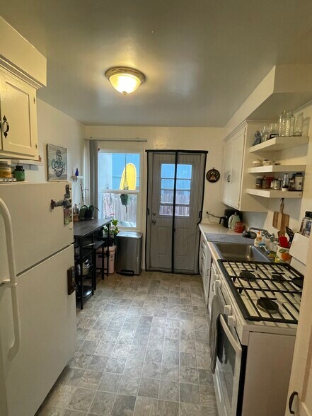 Building Photo - 4982 Cape May Ave