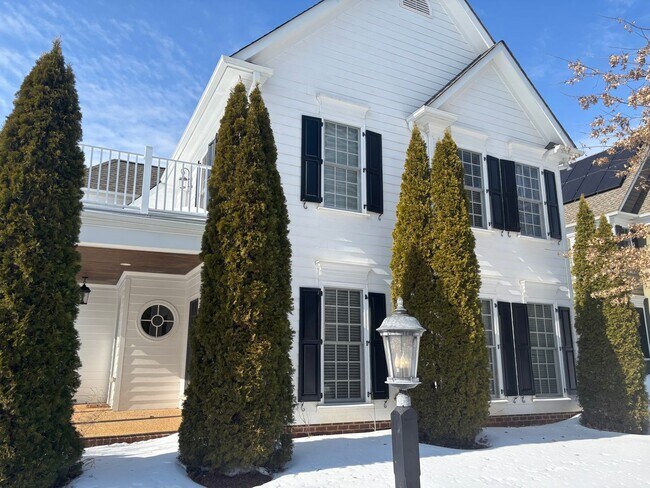 Building Photo - Great Home in Crozet!
