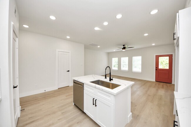 Building Photo - 1316 W Willis St