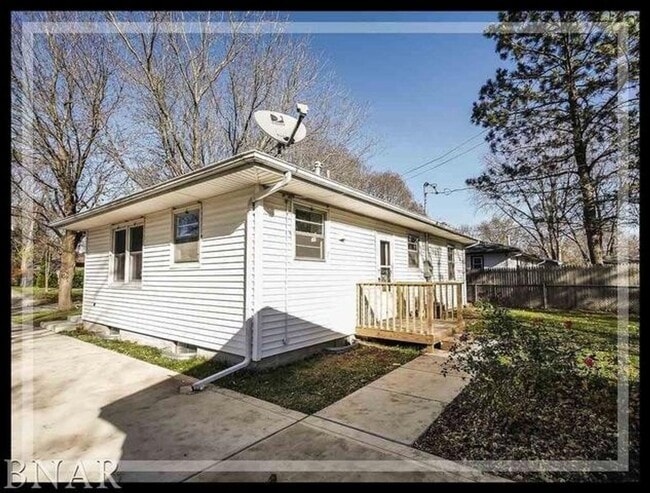Building Photo - 3 Bd in Meadowbrook Subdivision