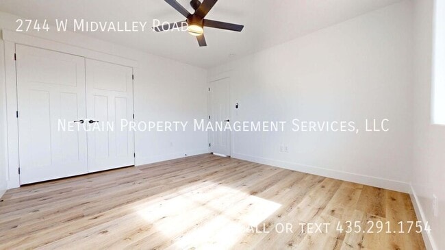 Building Photo - 2744 W Midvalley Rd