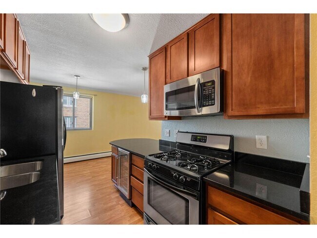 Building Photo - 3120 Hennepin Ave S