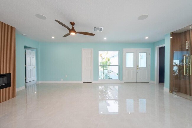 Building Photo - 4643 Bay Crest Dr