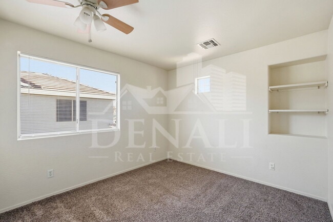 Building Photo - 6107 N 135th Dr