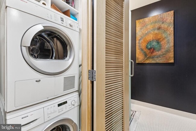 Building Photo - 437 New York Ave NW