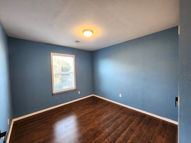 Building Photo - 3 Bed 2Bath 2 Car in the Westlake Addition NW OKC