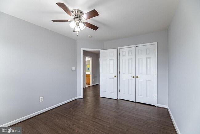 Building Photo - 24635 Kings Canyon Square