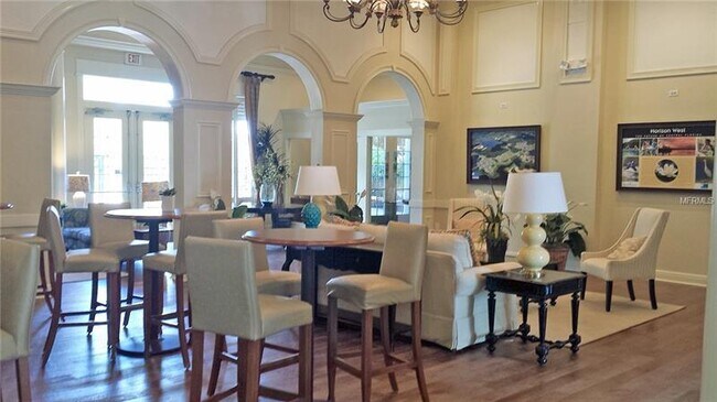 Building Photo - 15030 Evergreen Oak Loop