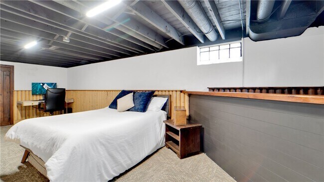 Building Photo - 288 Oakridge Dr