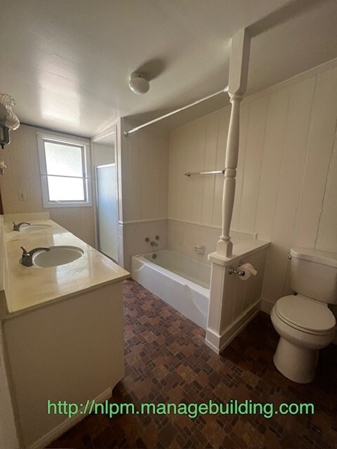 Building Photo - 221 E Whitcomb Ave