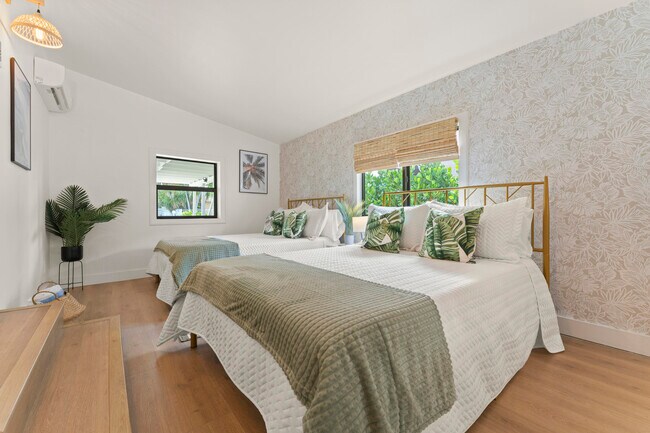 Building Photo - 721 Dobbins St