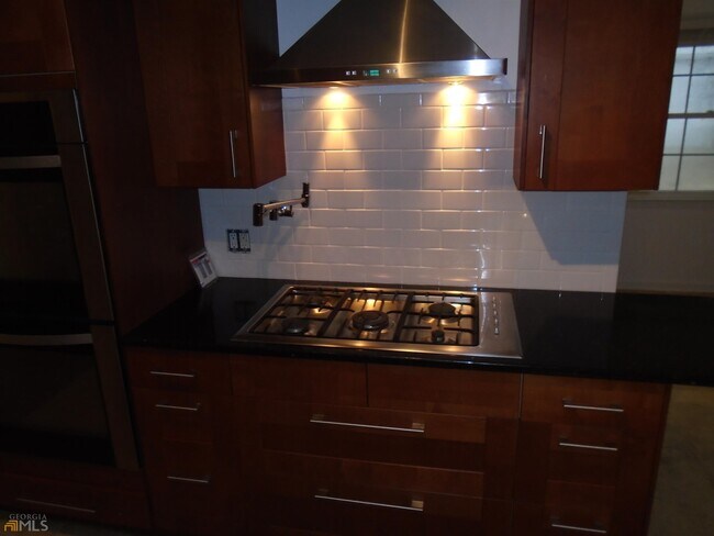 Building Photo - 1365 Scott Blvd