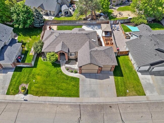 Building Photo - 695 W Riodosa Dr