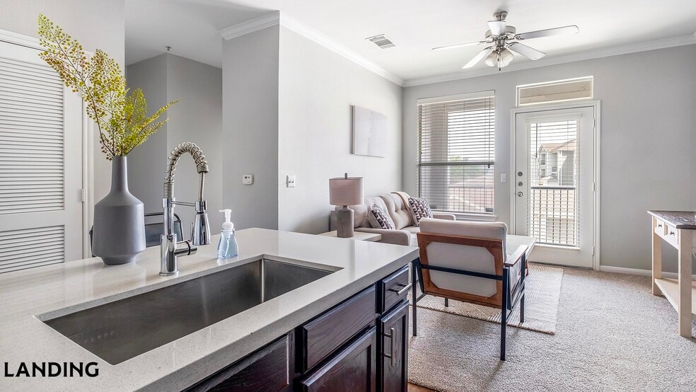 Building Photo - 14807 Woodland Hills Dr