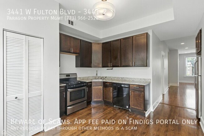 Building Photo - 3441 W Fulton Blvd