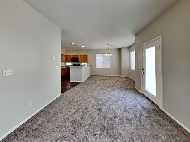 Building Photo - 720 Easter Lily Pl