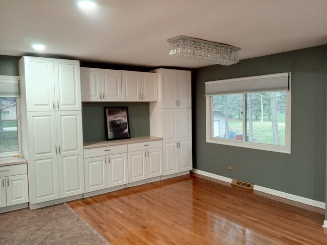 Building Photo - 4N580 Chatham Ct