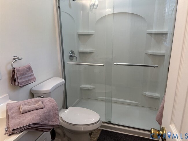 Building Photo - 3856 River Rd W