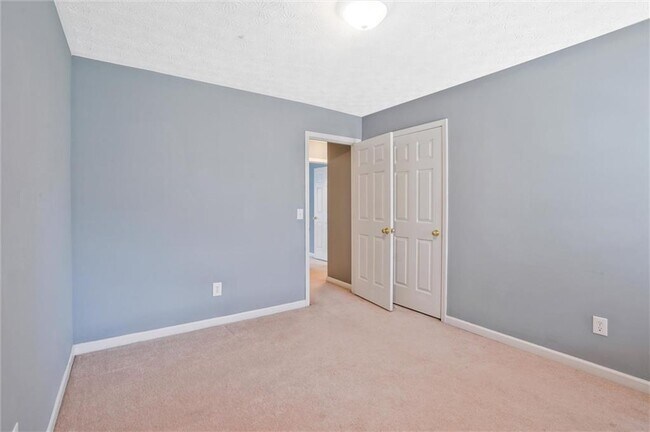 Building Photo - 375 Shadetree Ln