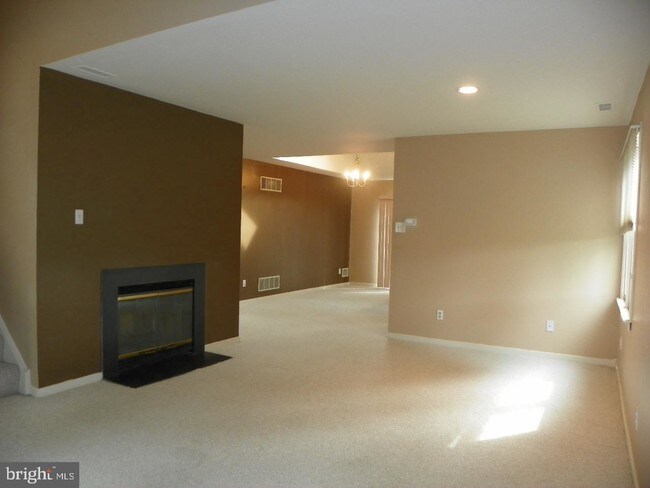 Building Photo - 5407 Lister Ct