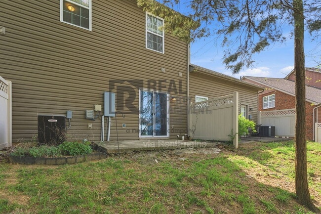 Building Photo - 1518 Hamden Dr