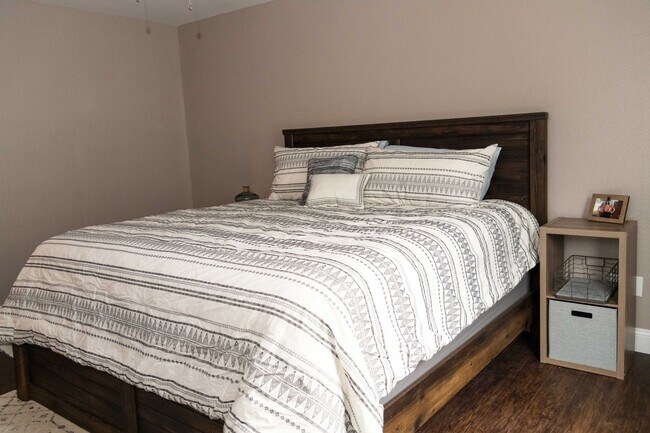 Building Photo - Updated 3-bedroom 2 bath home in Fayettevi...