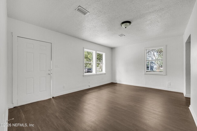 Building Photo - 1227 Dena St