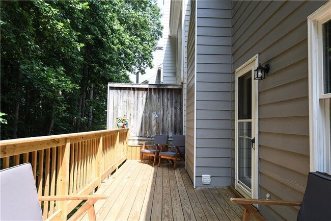 Building Photo - 304 Bridle Path