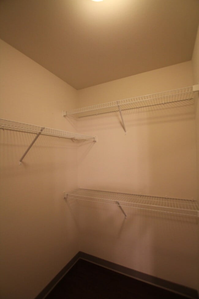 Building Photo - Tour Today! Must see 3 Bedroom 2 Bath Dupl...