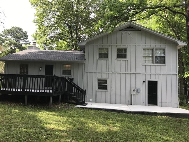 Building Photo - 3 bed 2 bath home for rent