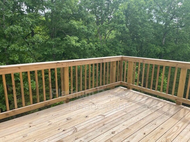Building Photo - 551 Stoneybrook Dr