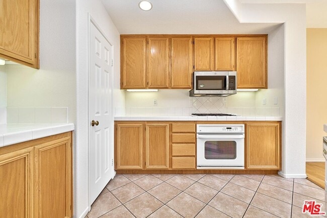 Building Photo - 28058 Dickason Dr