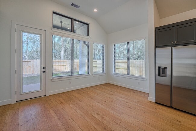 Building Photo - 564 Tawny Rim Dr